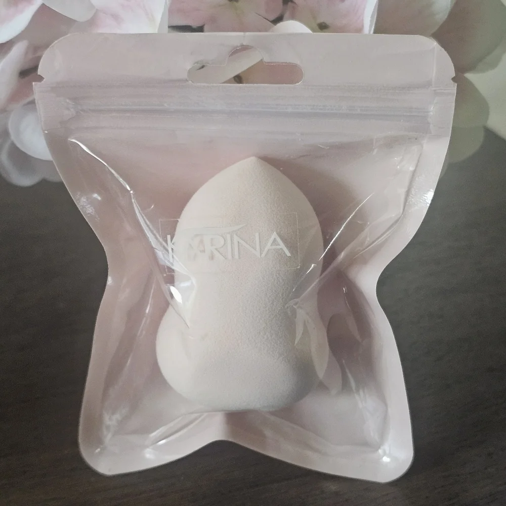 ⚪ $3 ADD ON ⚪ KARINA PINK BLENDING MAKEUP SPONGE